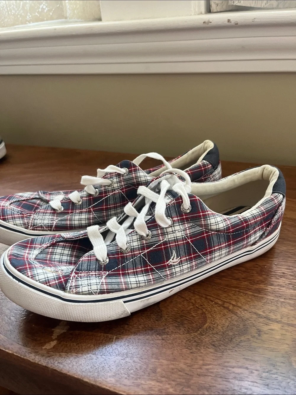 Sperry Red & Navy Plaid Low-Top Sneakers